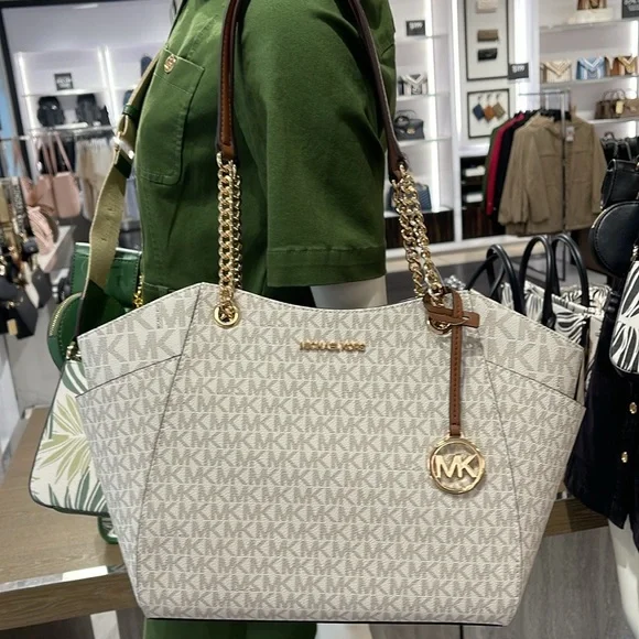 Chain Shoulder Tote Vanilla MK Jet Set Tote Sale Michael Kors Bags